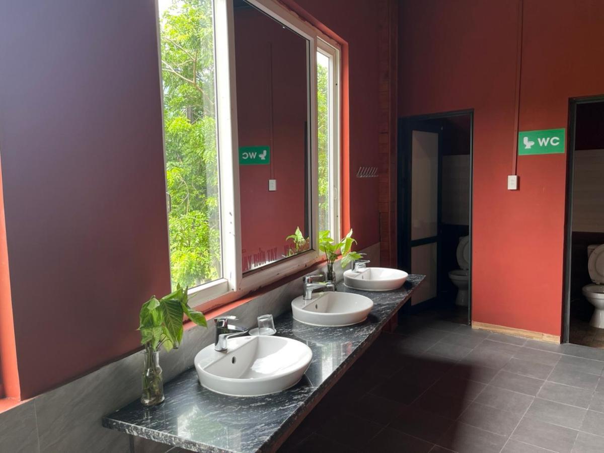 Rocks Ha Giang Hostel & Tour エクステリア 写真