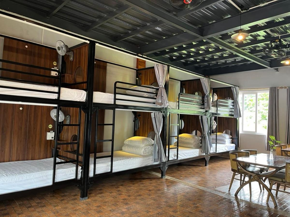 Rocks Ha Giang Hostel & Tour エクステリア 写真