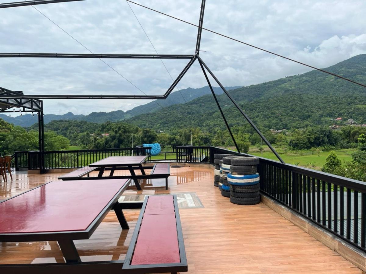 Rocks Ha Giang Hostel & Tour エクステリア 写真