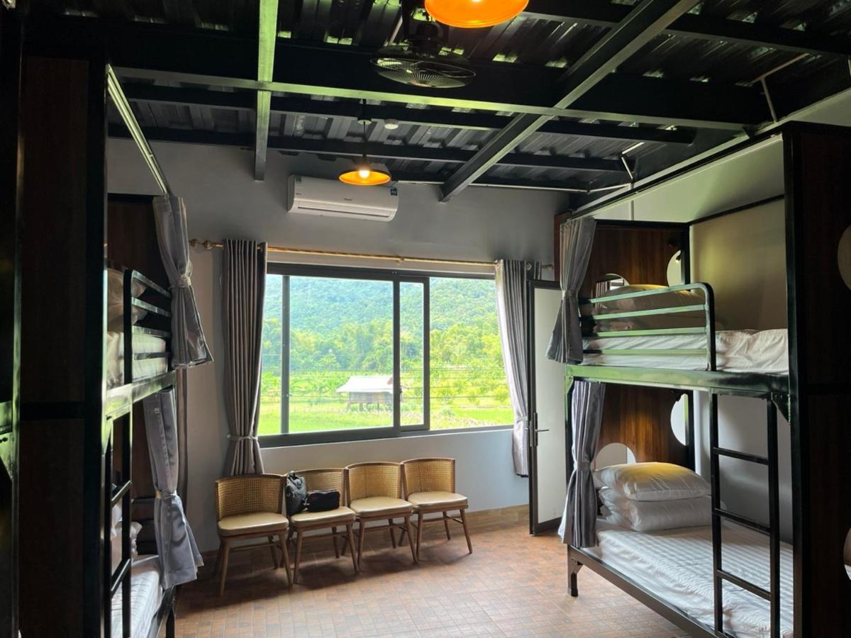 Rocks Ha Giang Hostel & Tour エクステリア 写真