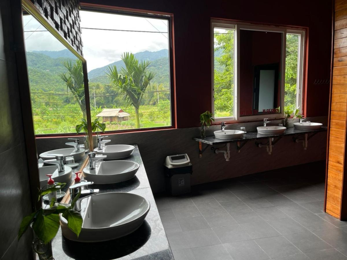 Rocks Ha Giang Hostel & Tour エクステリア 写真