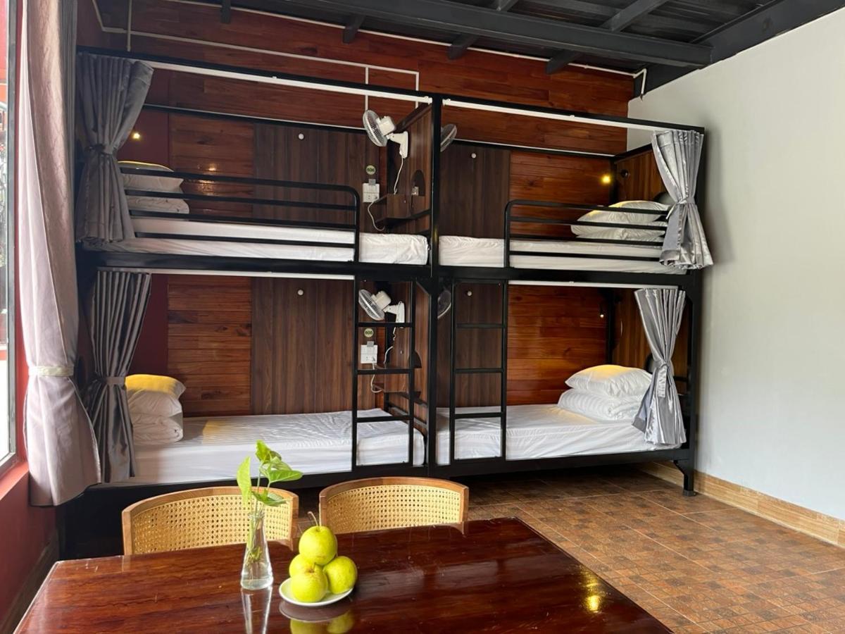 Rocks Ha Giang Hostel & Tour エクステリア 写真