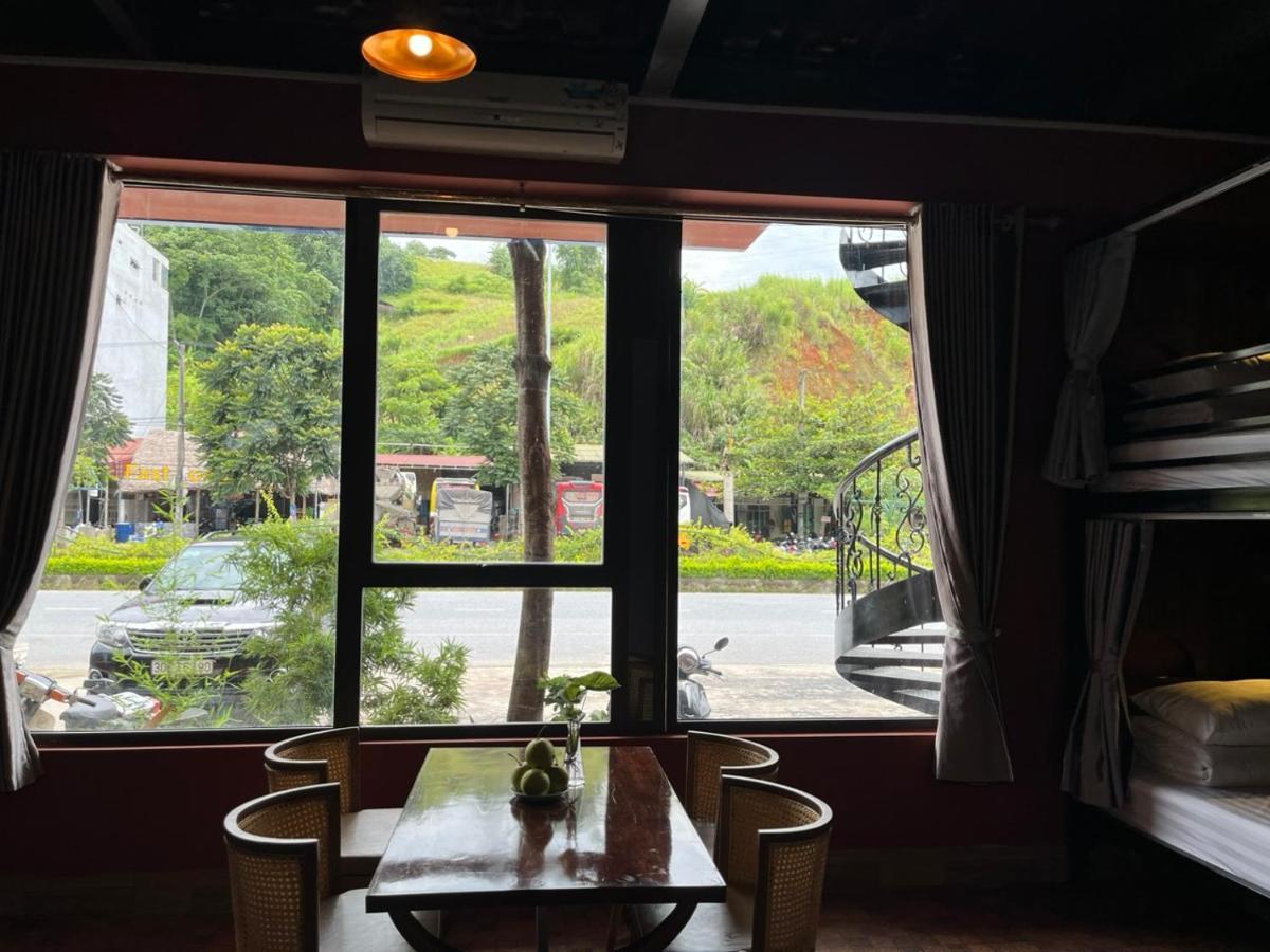 Rocks Ha Giang Hostel & Tour エクステリア 写真