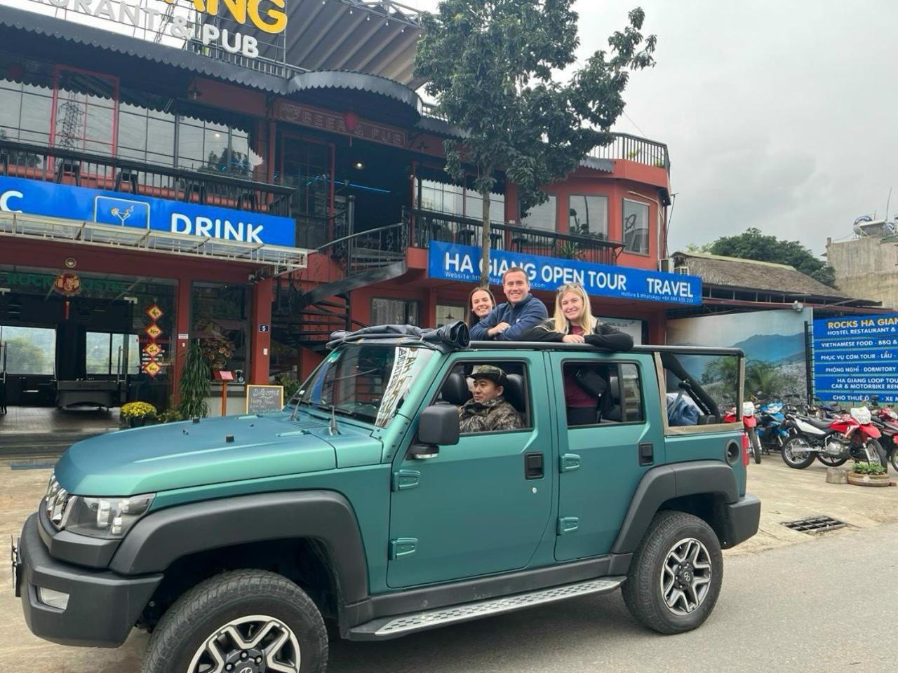 Rocks Ha Giang Hostel & Tour エクステリア 写真