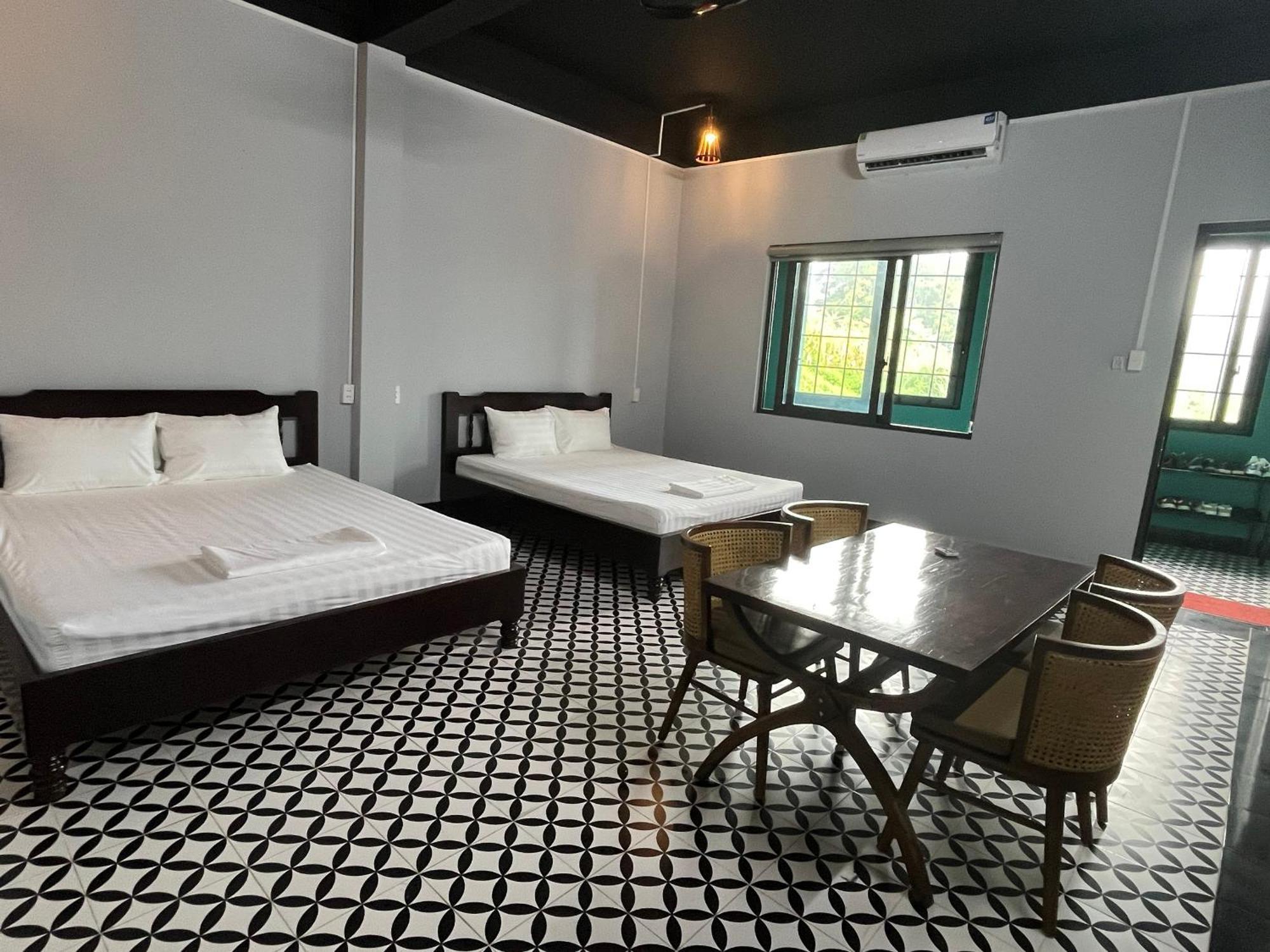 Rocks Ha Giang Hostel & Tour エクステリア 写真